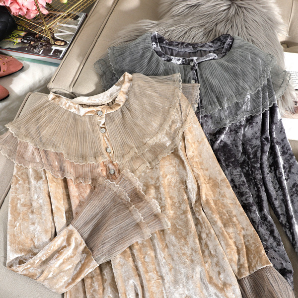 Μοντέρνα γυναικεία μπλούζα βελούδο με τούλι και κουμπιά