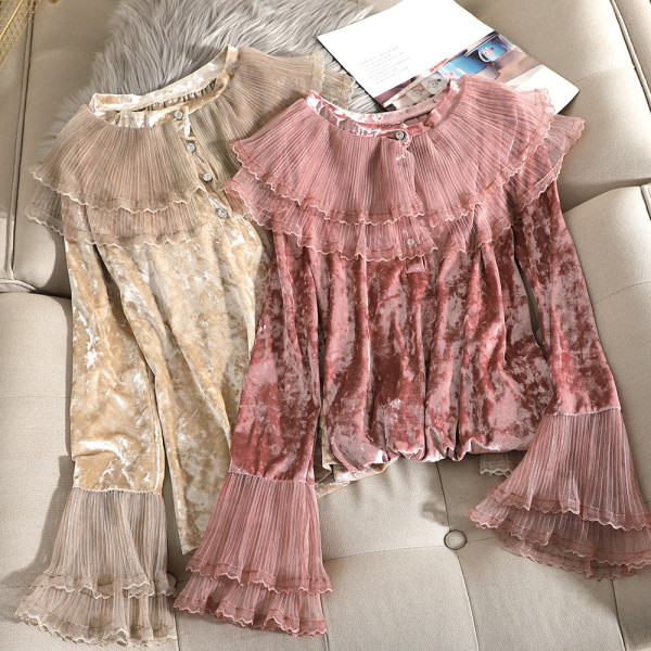 Μοντέρνα γυναικεία μπλούζα βελούδο με τούλι και κουμπιά