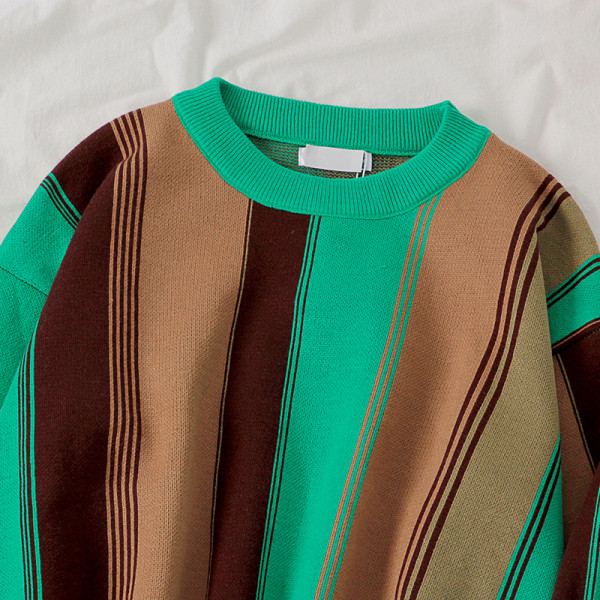 Νέο μοντέλο  γυναικείο πουλόβερ  με ωοειδές λαιμόκοκκο και μακρύ μανίκι σε πράσινο χρώμα