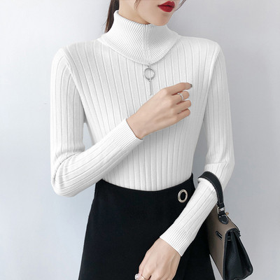 Modern női pulóver négy színben, magas gallérral és fém elemmel