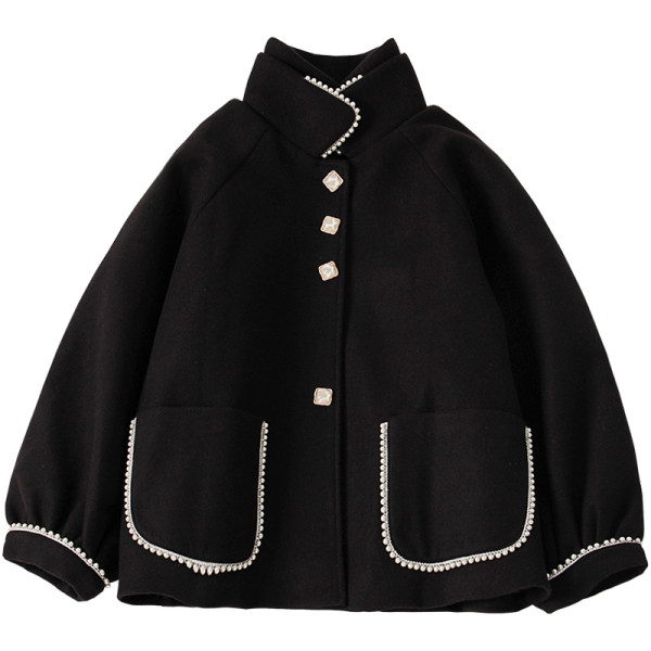 Új modell női kabát gombokkal és zsebekkel fekete színben