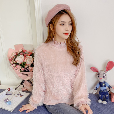 Χνουδοτό γυναικείο πουλόβερ σε λευκό και ροζ με ημικυκλικό κολάρο