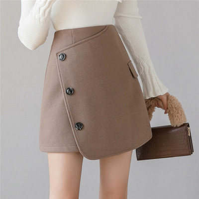 Γυναικεία ασύμμετρη φούστα με κουμπιά σε μαύρο και μπεζ χ΄ρωμα