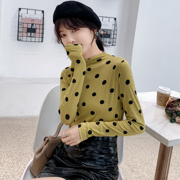 Lezser női pöttyös blúz hosszú ujjal és félmagas gallérral