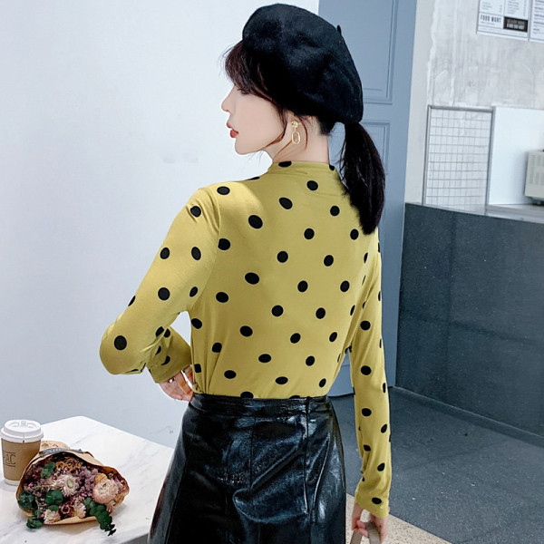 Lezser női pöttyös blúz hosszú ujjal és félmagas gallérral