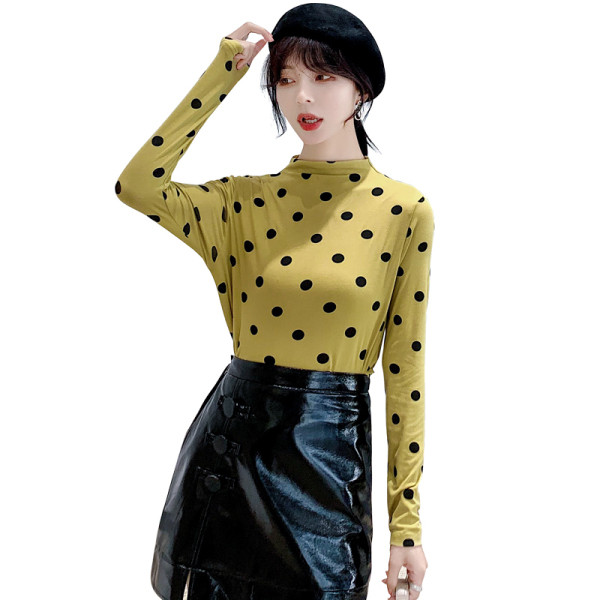 Lezser női pöttyös blúz hosszú ujjal és félmagas gallérral