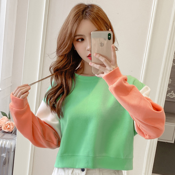 Καθημερινή γυναικεία μπλούζα με ωοειδές ντεκολτέ και μακρύ μανίκι σε δύο χρώματα