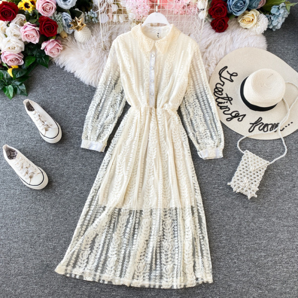 Μοντέρνο γυναικείο φόρεμα με δαντέλα με κουμπιά σε διαφορετικά χρώματα