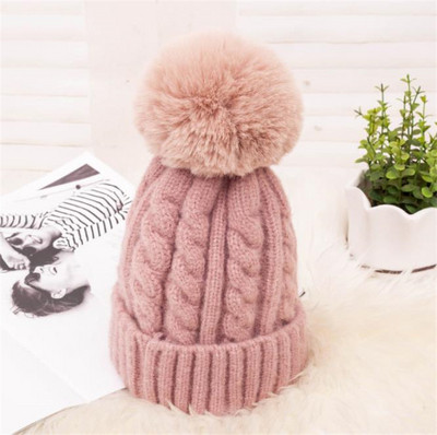 Női téli kötött sapka pehellyel több színben