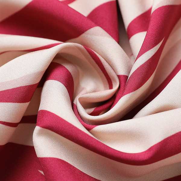 Új modell női ing klasszikus gallérral, kék és piros mintával - két modell