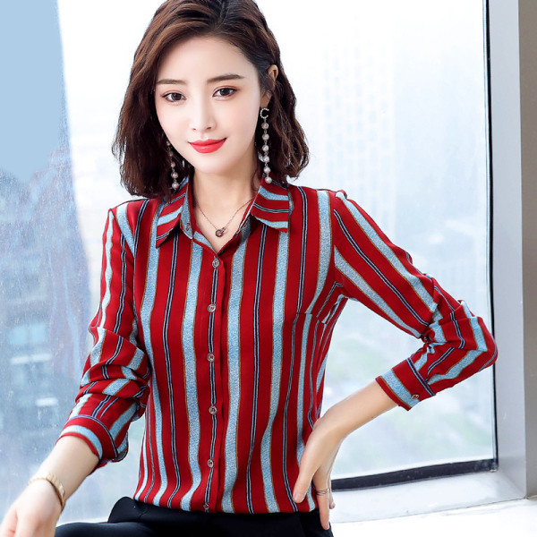 Új modell csíkos női ing gombokkal és klasszikus gallérral - két modell