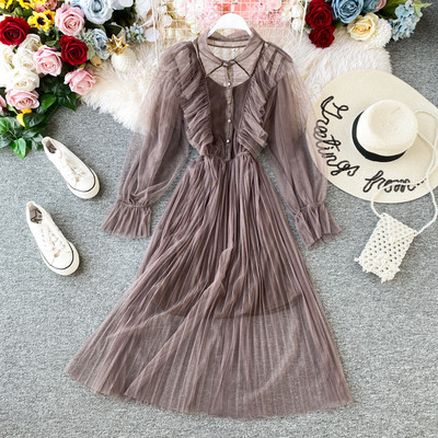 Modern női ruha tüllel és gombokkal több színben