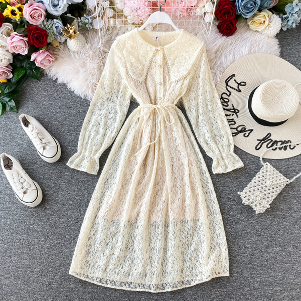 Modern női ruha tüllel és gombokkal több színben