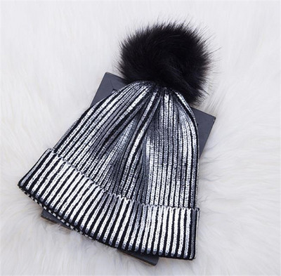 Γυναικείο χρωματιστό καπέλο κατάλληλο για  τοχειμώνα με γούνα