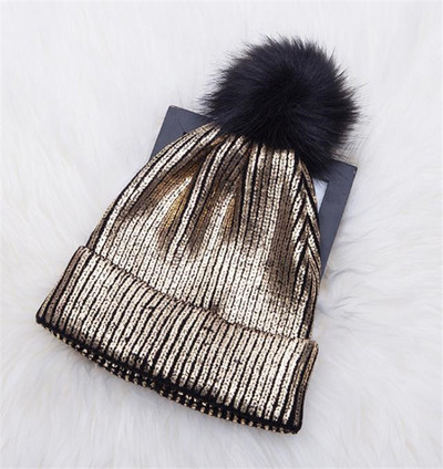 Γυναικείο χρωματιστό καπέλο κατάλληλο για  τοχειμώνα με γούνα