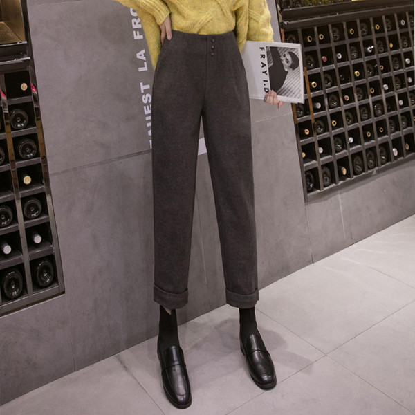 Alkalmi női nadrág szürke és barna színben, magas derékkal és gombokkal