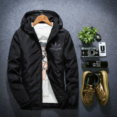 Geaca de iarna moderna pentru barbati cu gluga si aplicatie in mai multe culori