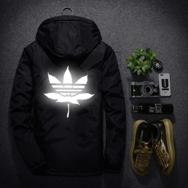 Geaca de iarna moderna pentru barbati cu gluga si aplicatie in mai multe culori