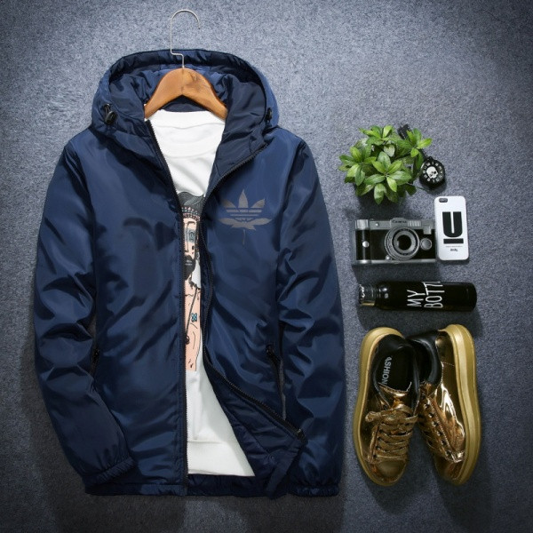 Geaca de iarna moderna pentru barbati cu gluga si aplicatie in mai multe culori