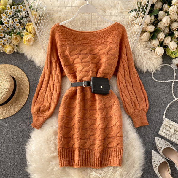 Πλεκτό χειμερινό γυναικείο φόρεμα με ζώνη και οβάλ ντεκολτέ