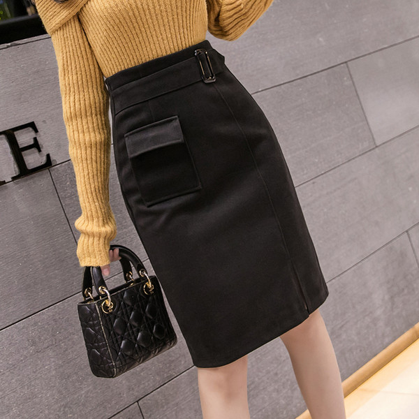 Stílusos női szoknya fekete és barna színben, zsebbel és övvel