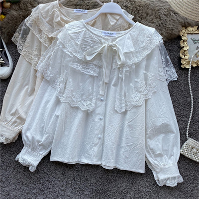 Κομψό γυναικείο πουκάμισο με κουμπιά σε λευκό και μπεζ χρώμα