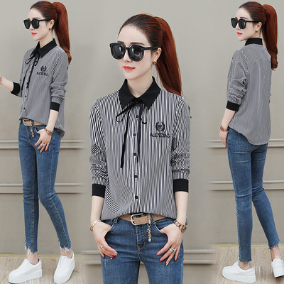 Női ing klasszikus gallérral, gombokkal, hímzéssel és nyakkendővel három színben