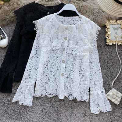 Modern női csipke ing fekete-fehér gombokkal