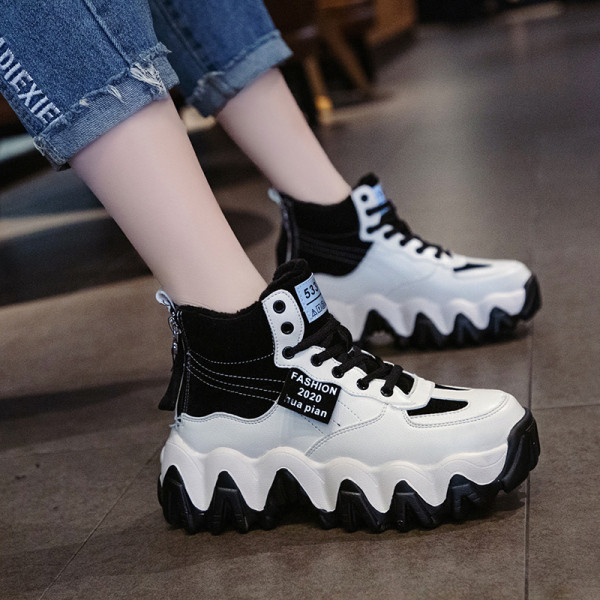 ΝΕΟ μοντέλο  γυναικεία αθλητικά παούτσια με σκληρή σόλα σε λευκό, μαύρο και γκρι χρώμα