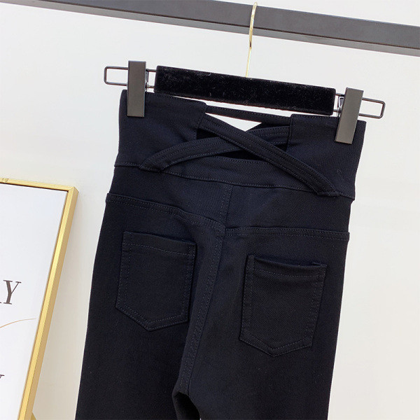 Női nadrág magas derékkal, fekete színben