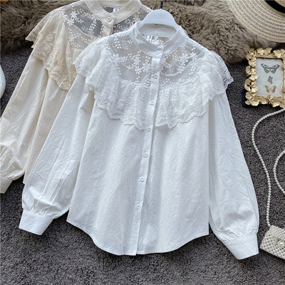 Γυναικεία πουκάμισο με κουμπιά και κολάρο δαντέλα σε μπεζ και λευκό χρώμα