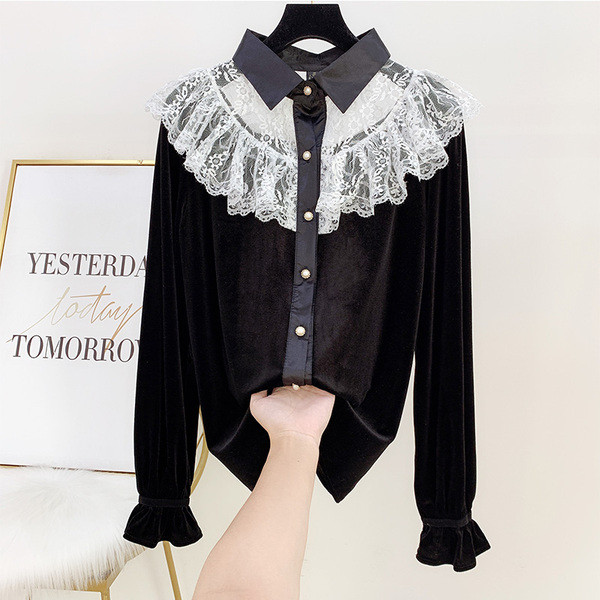 Stílusos női ing bársonyból és csipkéből klasszikus gallérral fehér és fekete színben