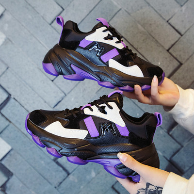 Αθλητικά casual γυναικεία παπούτσια σε άσπρο και μαύρο χρώμα