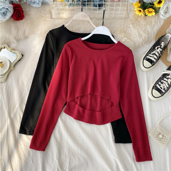 Modern női blúz ovális nyakkivágással és kivágásokkal, négy színben