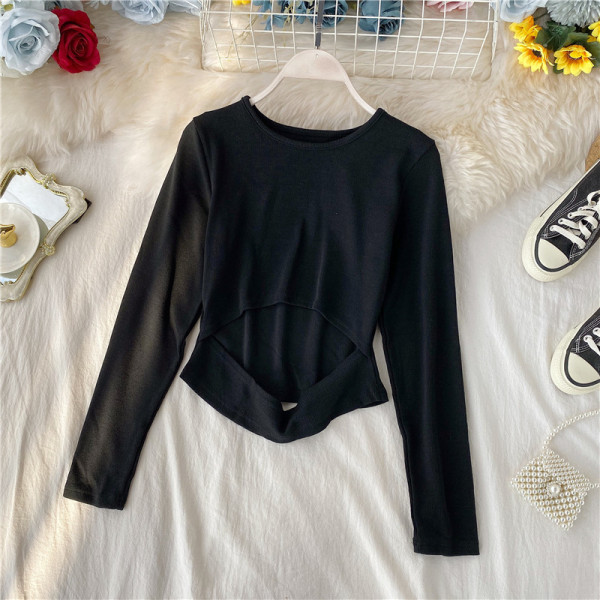 Modern női blúz ovális nyakkivágással és kivágásokkal, négy színben