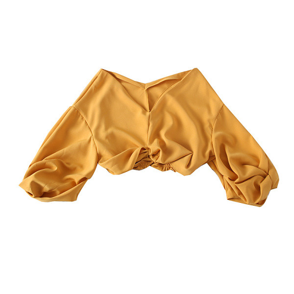 Új modell női blúz mély spitz nyakkivágással és széles ujjú fehér, fekete, sárga és piros színben