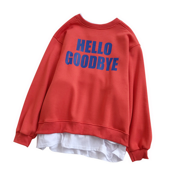 Καθημερινή γυναικεία μπλούζα σε τρία χρώματα με γράμματα και οβάλ ντεκολτέ