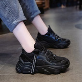 ΝΕΟ μοντέλο γυναικεία αθλητικά παπούτσια με χοντρύ σόλα σε δύο χρώματα