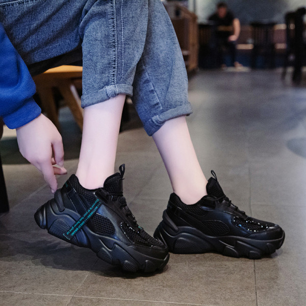 ΝΕΟ μοντέλο γυναικεία αθλητικά παπούτσια με χοντρύ σόλα σε δύο χρώματα