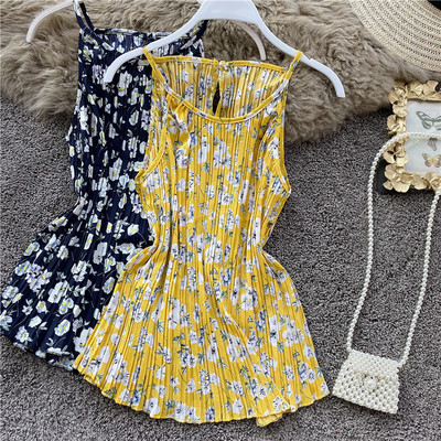 Μοντέρνό γυναικείο αμάνικο με λεπτούς ιμάντες ώμου