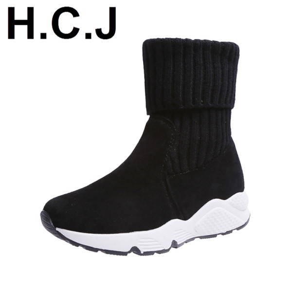 Női őszi alkalmi csizma magas talppal, szürke és fekete színben