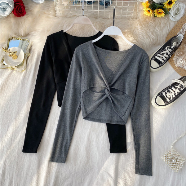 Μοντέρνα  γυναικεία κοντή μπλούζα  με λαιμόκοψη και μακριά μανίκια σε τρία χρώματα