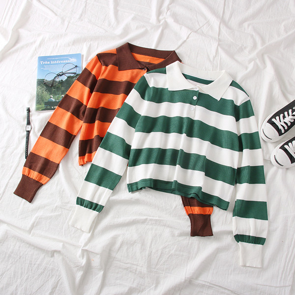 Modern csíkos női pulóver klasszikus gallérral, zöld és narancssárga gombokkal