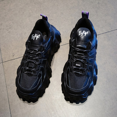 Αθλητικά casual γυναικεία παπούτσια με κορδόνια και τραχύ σόλα σε γκρι και μαύρο χρώμα