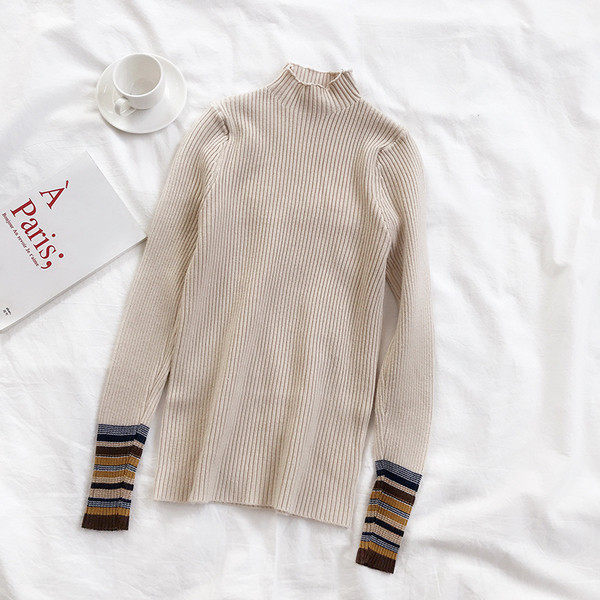 Μοντέρνο γυναικείο πουλόβερ των γυναικών σε διάφορα χρώματα με υψηλό γιακά