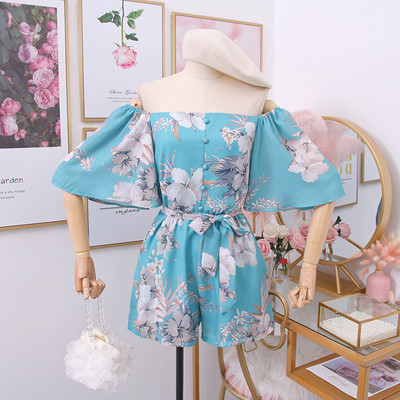 Μοντέρνα γυναικεία ολόσωμη  φόρμες με γυμνούς ώμους και φυτικά μοτίβα