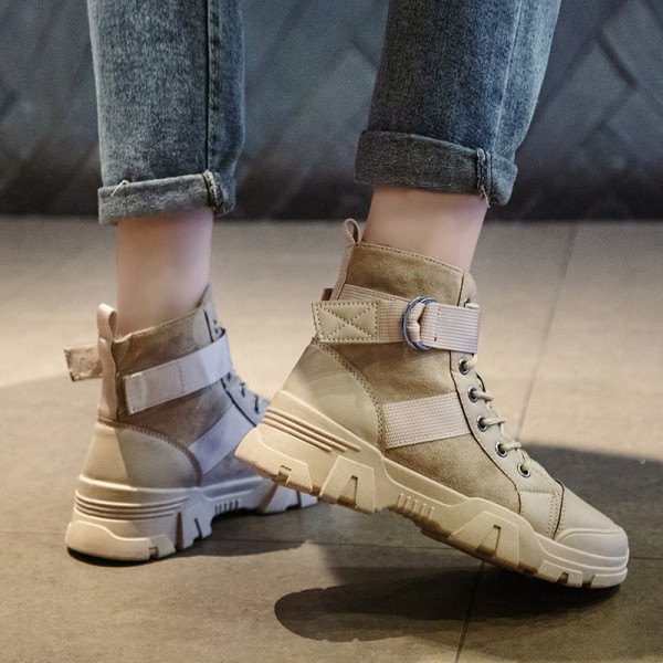 Alkalmi női magas csizma fűzős fekete és bézs színben