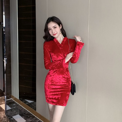 Modern női ruha hosszú ujjú piros és fekete színben