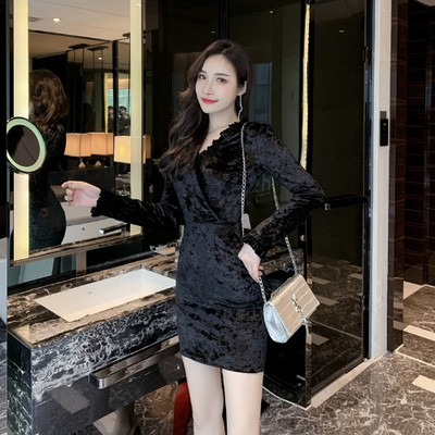 Modern női ruha hosszú ujjú piros és fekete színben