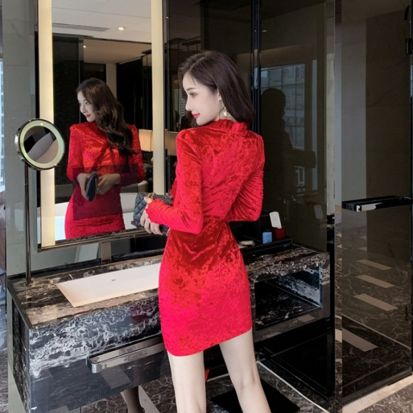 Modern női ruha hosszú ujjú piros és fekete színben